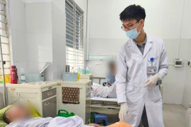 Tạo hình gân gót chân Achille cứu sống bệnh nhân viêm mô bào nặng 