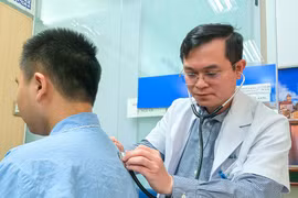 Hồi sinh lá phổi xẹp hoàn toàn do di chứng của bệnh lao phổi