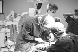 22 lít máu... giành lại sự sống cho bệnh nhân ngừng tuần hoàn 2 lần