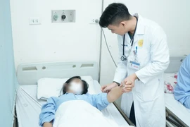 Can thiệp hẹp cầu nối AVF “cứu cánh” cho người bệnh suy thận