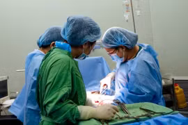 Phá thai ngoài viện một phụ nữ nguy kịch do choáng mất máu