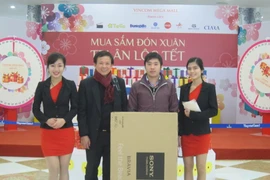 Tưng bừng nhận quà tại hệ thống TTTM Vincom Mega Mall