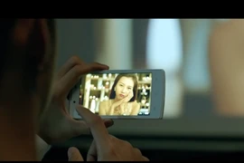 Quảng cáo thương hiệu lộ liễu trong MV Phía sau một cô gái