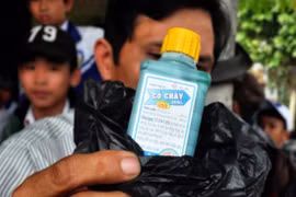 Chồng say rượu, vợ tàn độc pha thuốc diệt cỏ giết chồng