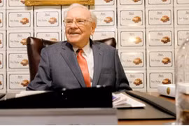 Trả 76,6 tỷ để ăn trưa cùng nhà đầu tư huyền thoại