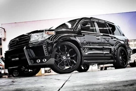 Land Cruiser 200 “ngầu” hơn với bản độ hầm hố