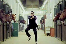 Lượt xem khủng khiếp của Gangnam Style phá vỡ mã YouTube