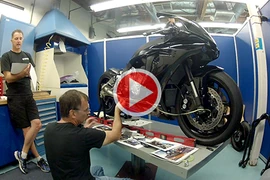 Biến siêu mô tô Yamaha R1 2015 thành xe đua