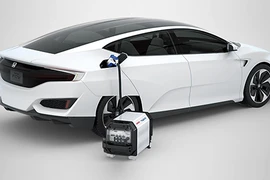 Honda FCV chứng tỏ xe chạy hydrogen vẫn đẹp lôi cuốn