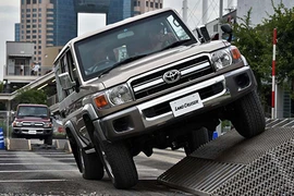 Tận mục Toyota Land Cruiser 70, huyền thoại hồi sinh