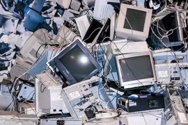 Rác thải khổng lồ từ điện thoại, máy tính cũ