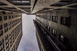 Bí ẩn những tòa nhà chọc trời bị bỏ hoang