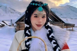 Hé lộ thu nhập của Hằng Du Mục trước khi bị khởi tố