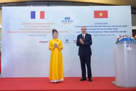 Doanh nhân Nguyễn Thị Phương Thảo nhận Bắc đẩu bội tinh