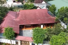  Choáng ngợp “biệt phủ” 1.000m2 toàn gỗ quý ở Hà Tĩnh