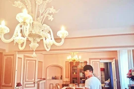 Nội thất tráng lệ trong khách sạn nghìn tỷ của Nathan Lee ở Pháp