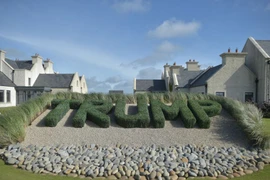 Mục sở thị khu resort đánh golf hạng sang của Tổng thống Trump