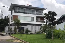 Ốc Thanh Vân và chồng có gia tài khủng thế nào?