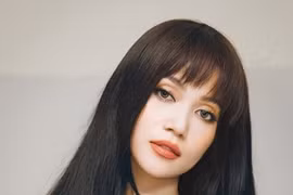 Sĩ Thanh bị la ó mặc phản cảm, trang phục “thiếu vải” đến nhức mắt