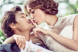 Mới quen được ba tuần, bạn gái xinh đẹp đã đòi đính hôn