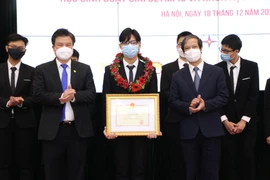 Bộ trưởng Nguyễn Kim Sơn: Mong học sinh đừng quá gây áp lực cho bản thân