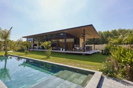 Vào bên trong biệt thự nghỉ dưỡng đẹp nức lòng ở Hồ Tràm 