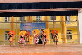 Nam sinh Ninh Bình giả "cô Mị" gây sốt cộng đồng mạng