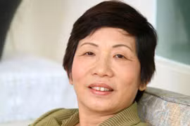 Mẹ chồng Jennifer Phạm: Doanh nhân quyền lực làm việc bình dị vì con dâu 