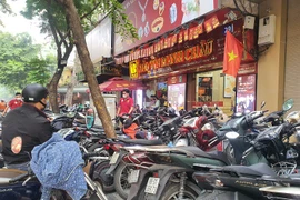 Giá vàng cao nhất lịch sử: Đại gia ôm gần 2 tỷ đồng mua vàng cất két 