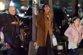 Ở tuổi 12, Suri đã trở thành thiếu nữ dịu dàng như ánh nắng mai 