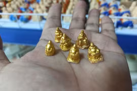 “Nghệ nhân” trẻ 8x và món đồ thủ công mini làm từ đất sét 