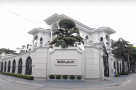 Choáng ngợp “biệt thự chống trộm” bề thế như cung điện ở Vĩnh Phúc