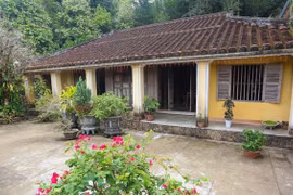 Ngôi nhà gỗ mít 200 năm đại gia trả triệu đô vẫn không bán 