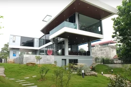 Có gì bên trong biệt thự 11 tỷ “thẳng cánh cò bay” ở Ba Vì?