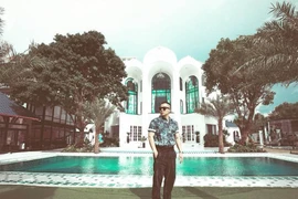 Cận cảnh biệt thự ven sông tráng lệ Vũ Khắc Tiệp từng sống