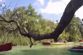 Video: Thể hiện với thuyền và cái kết “khô lời”