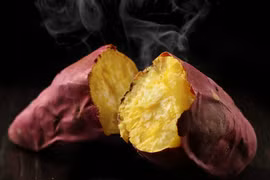 Khoai lang Nhật hơn nửa triệu/kg có gì bổ béo mà "thượng đế" vẫn móc hầu bao?