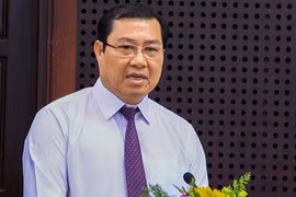 Chủ tịch TP Đà Nẵng đi ghi hình xe dù, bến cóc