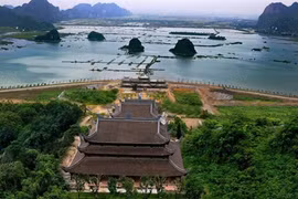 Chi tiết ngôi chùa lớn nhất thế giới của đại gia Văn Trường