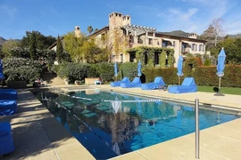 Tận mắt biệt thự hàng nghìn m2 của Harry và Meghan tại California