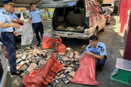 Kiểm tra, thu giữ gần 200kg xúc xích nhập lậu