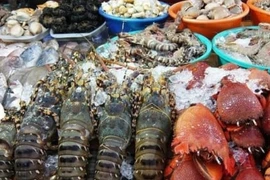 Mua hải sản cứ nhắm vào điểm này: 10 con như 1 tươi rói, nấu món gì cũng ngon