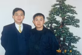 Ảnh thời trẻ “gây sốt” của các tỷ phú Việt