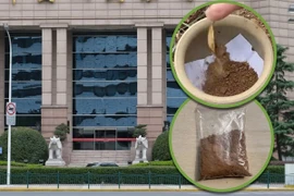 Đổ xô đào “đất ngân hàng” bán 3 triệu đồng một túi