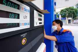 Giá xăng có thể tiếp tục giảm vào ngày mai