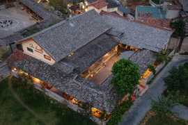 Ngôi nhà lấy cảm hứng từ ngói âm dương “đẹp say lòng” trên báo Mỹ