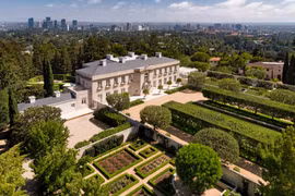 "Đột nhập" ngôi nhà đắt nhất ở Mỹ, giảm giá vô số tỷ đồng nhưng vẫn "ế sưng"