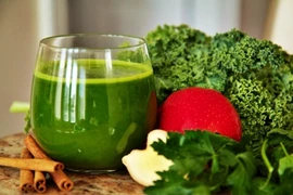Chị em mê mẩn nước ép cải xoăn giúp 'da đẹp - dáng ngon' 