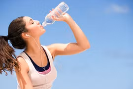 Lười uống nước có thể khiến bạn mắc ‘cả tỷ bệnh’ nguy hiểm