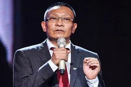 Nhà báo Lại Văn Sâm lần đầu làm MC một chương trình bán vé